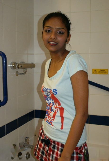 Divya Yogesh pornstar adult gallery