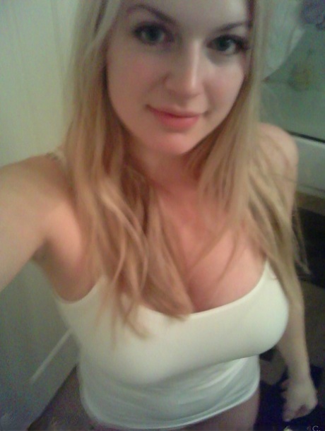 extra long blonde hair hot pics