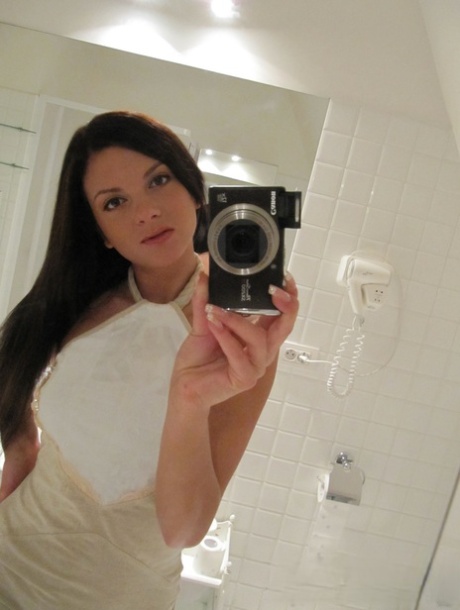 brunette milf sable art naked image