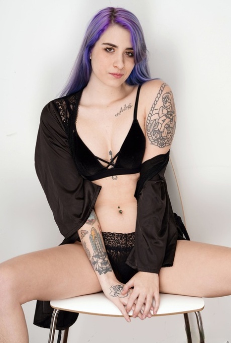 black hair tattoo girl hot naked img