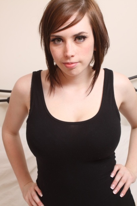 short hair shaved pussy free photos